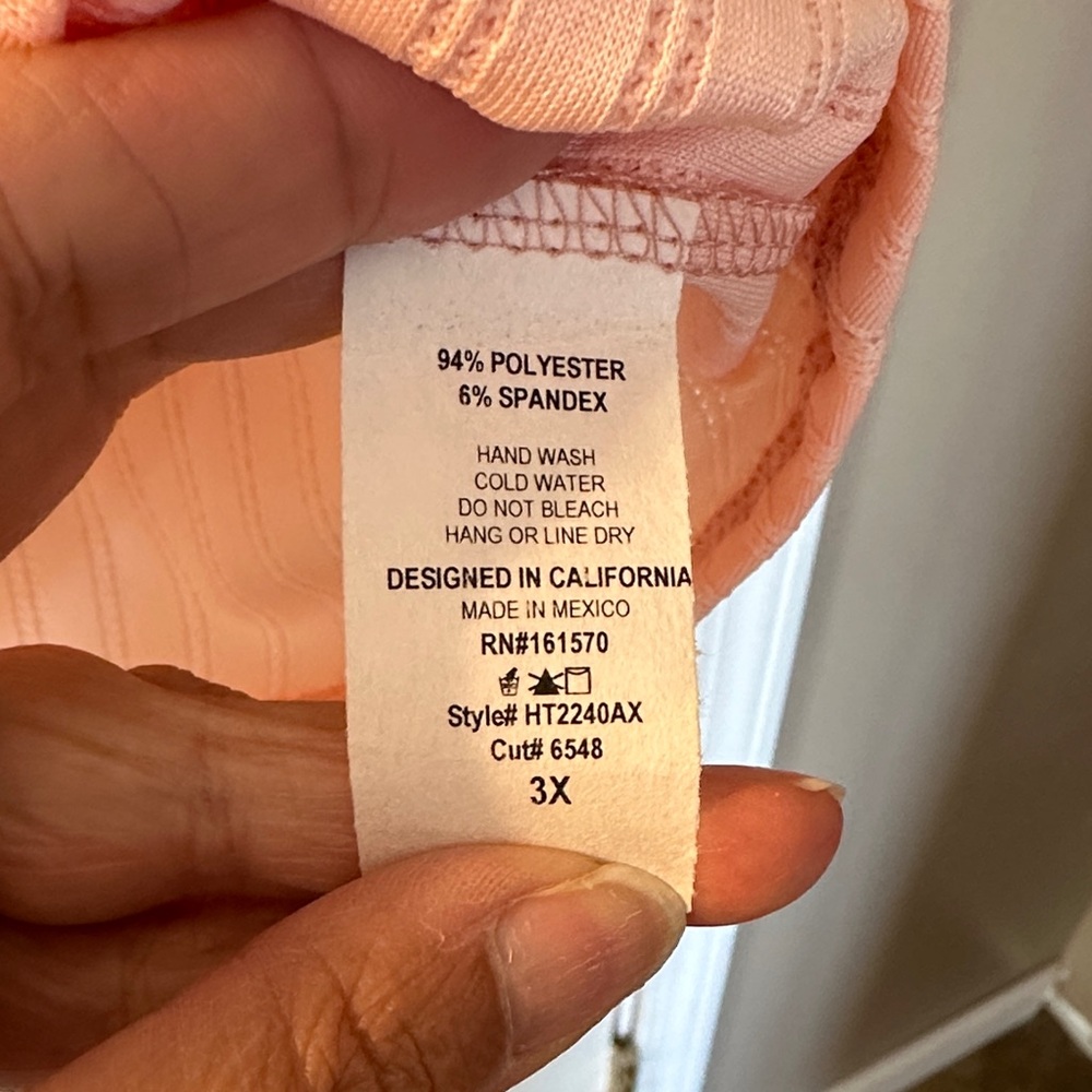 Blush Pink Raglan Top with Cream Eyelet Sleeves and Leopard Cuff - Picture 3 of 3